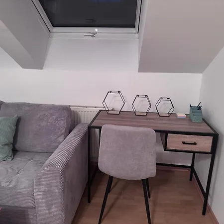 Schoene Mit Parkplatz Im Zentrum Von Apartment