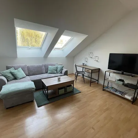 Apartment Schoene Mit Parkplatz Im Zentrum Von *