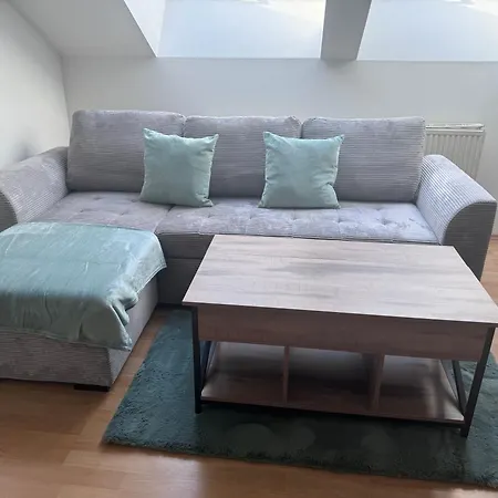 Apartment Schoene Mit Parkplatz Im Zentrum Von *