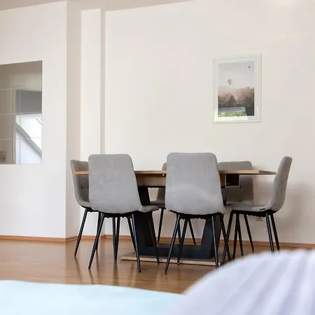 Διαμέρισμα Schoene Mit Parkplatz Im Zentrum Von Λιντς