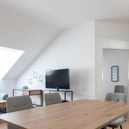 Schoene Mit Parkplatz Im Zentrum Von Apartmán