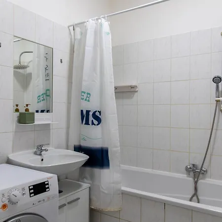 Apartment Schoene Mit Parkplatz Im Zentrum Von
