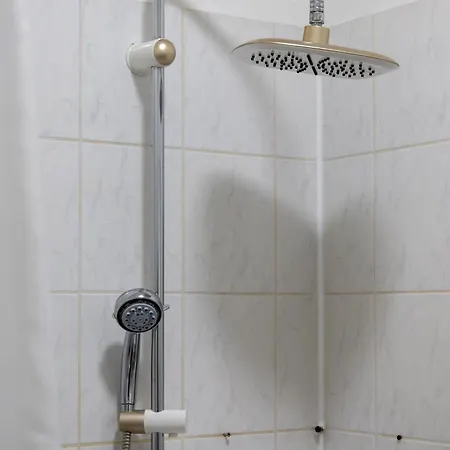 Schoene Mit Parkplatz Im Zentrum Von Linec