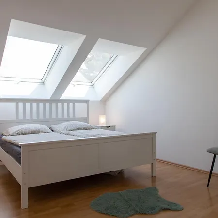 Schoene Mit Parkplatz Im Zentrum Von Apartment *