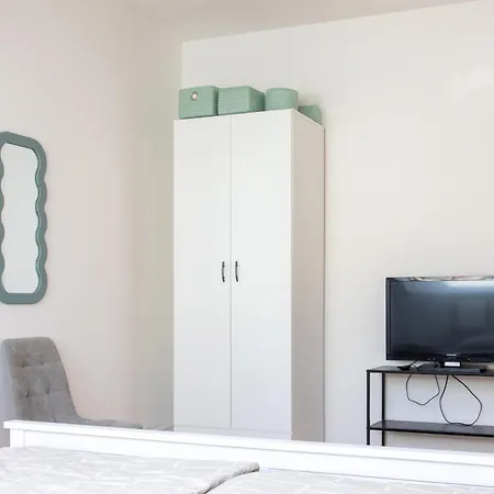 Schoene Mit Parkplatz Im Zentrum Von * Λιντς