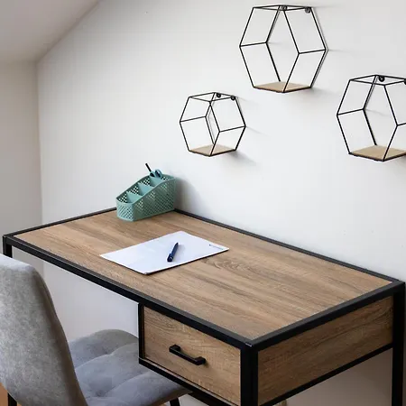 Διαμέρισμα Schoene Mit Parkplatz Im Zentrum Von *