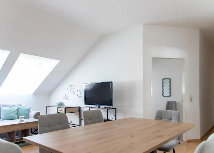 Schoene Mit Parkplatz Im Zentrum Von Διαμέρισμα