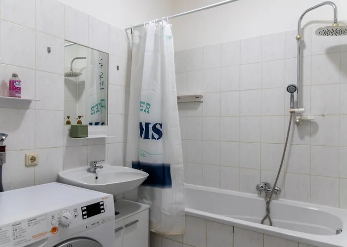 Διαμέρισμα Schoene Mit Parkplatz Im Zentrum Von