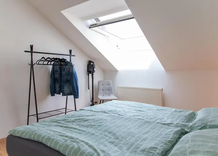 Διαμέρισμα Schoene Mit Parkplatz Im Zentrum Von