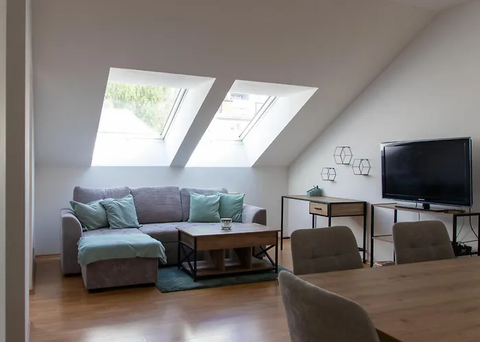 Διαμέρισμα Schoene Mit Parkplatz Im Zentrum Von Λιντς