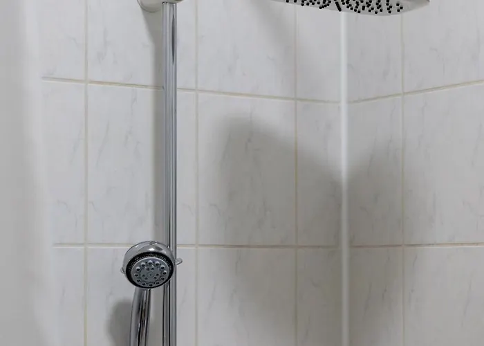 Schoene Mit Parkplatz Im Zentrum Von Λιντς