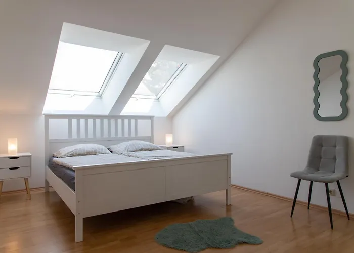 Schoene Mit Parkplatz Im Zentrum Von Διαμέρισμα *