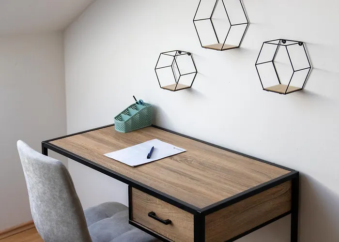 Διαμέρισμα Schoene Mit Parkplatz Im Zentrum Von *